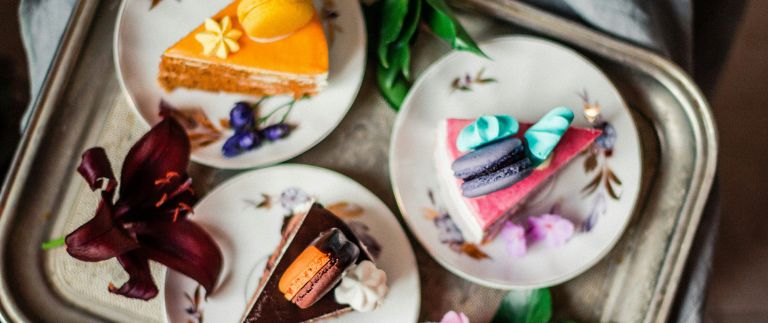 The art of making macarons as the best gift