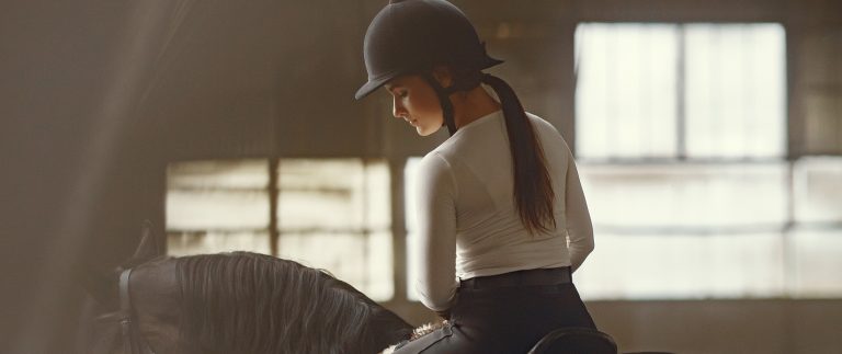 How to Make Strong Bond with Your Horse