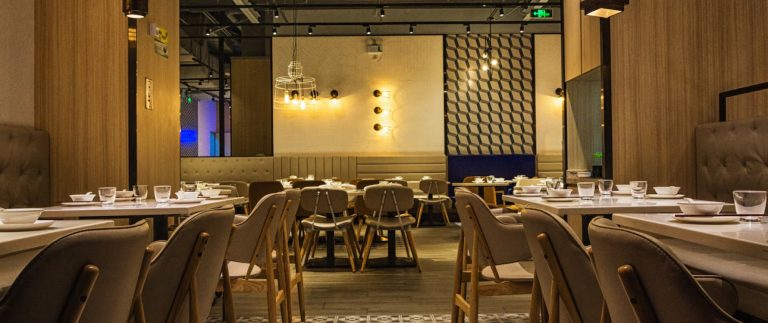 Dining Outside Is The New Modern Way Of Living